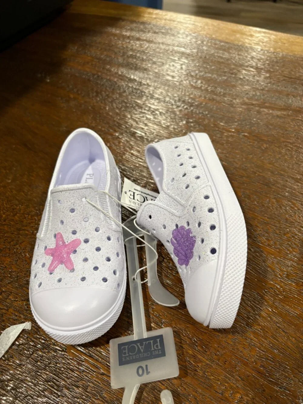 The Children's Place White slip on Sparkle Beach Seashell shoes  sz 10 NEW